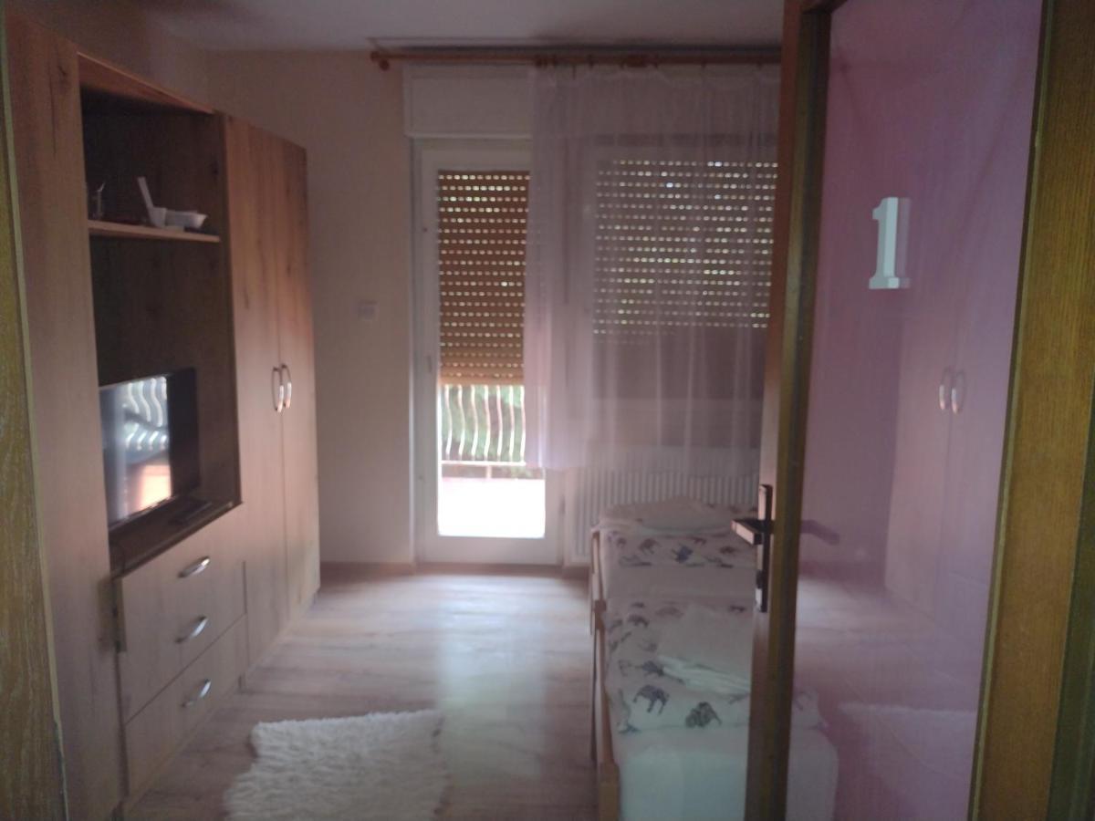 Evelin Sobe Apartment Backa Topola Exterior photo